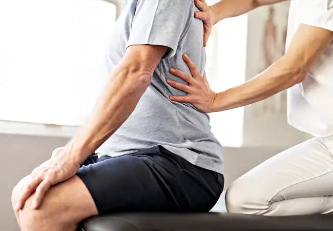 Fisioterapia a domicilio en Málaga para rehabilitación tras fractura de cadera o ictus